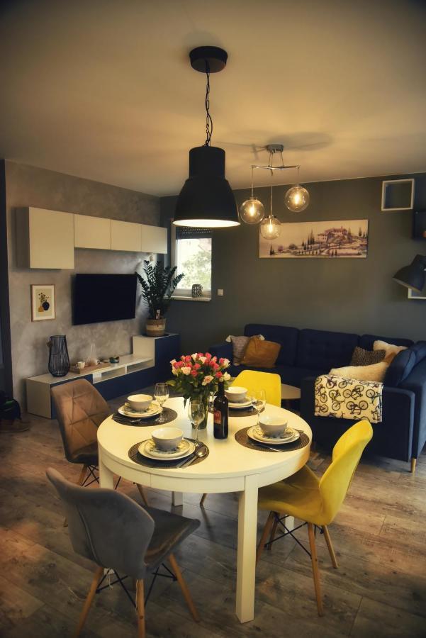 Apartament Na Zielonej Z Tarasem Apartment Pila Ngoại thất bức ảnh