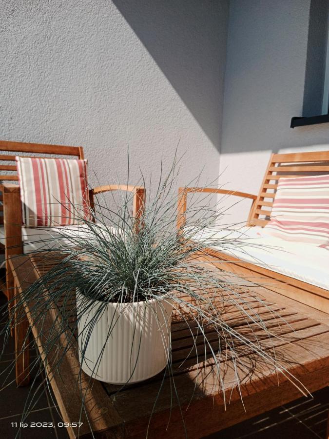 Apartament Na Zielonej Z Tarasem Apartment Pila Ngoại thất bức ảnh